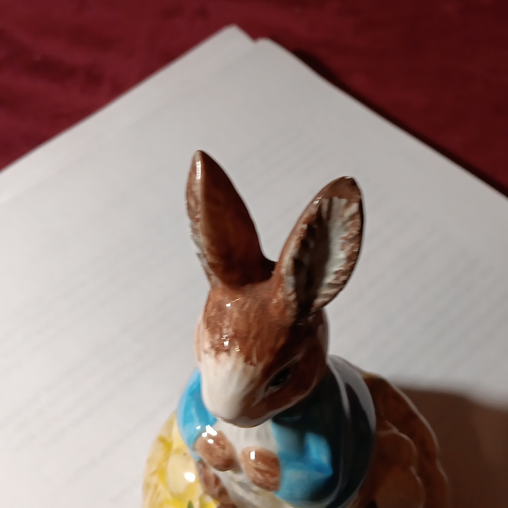 Beatrix Potter Mrs Rabbit Musical Figurine - Picture 2 of 5